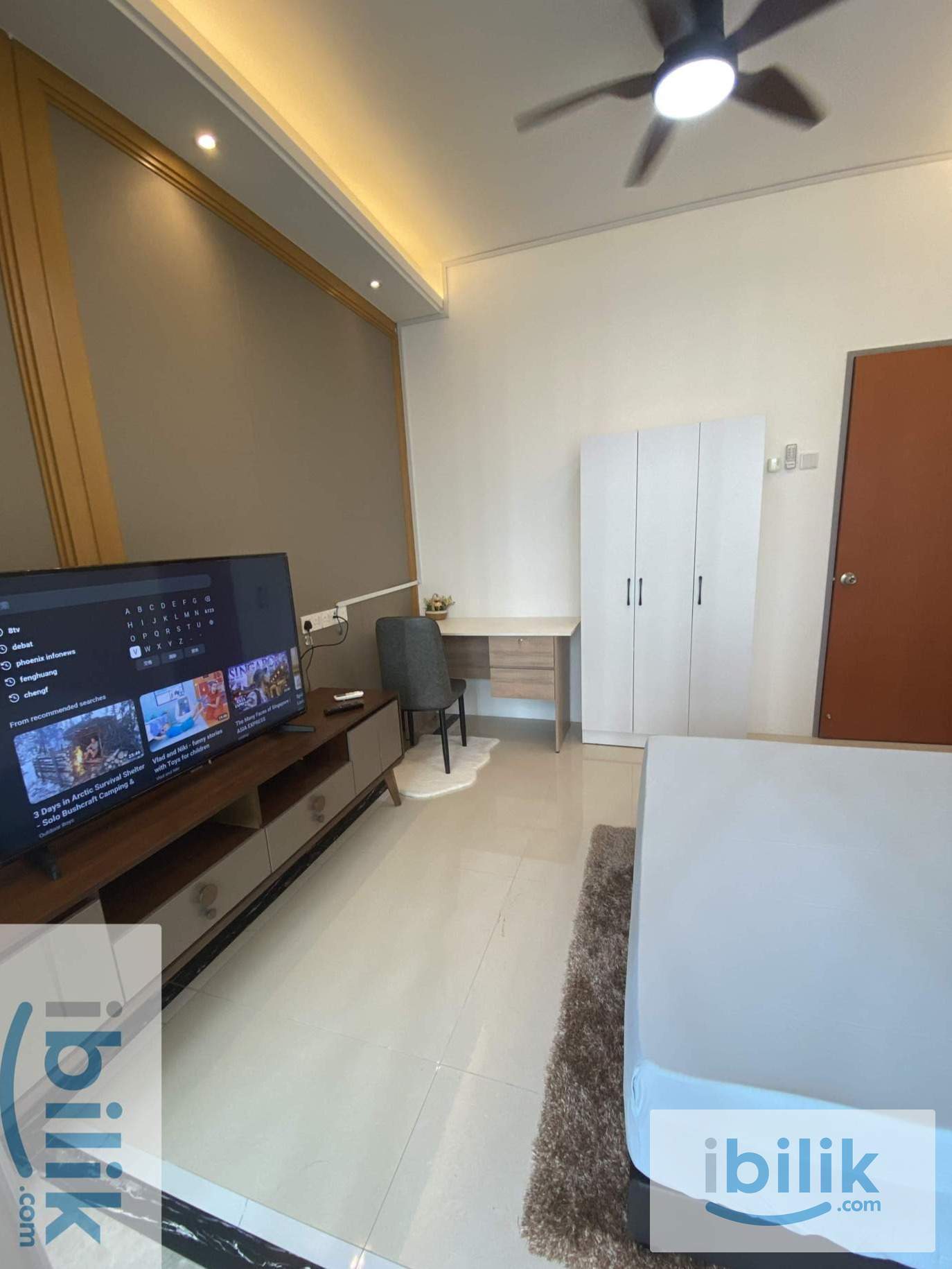 Balcony room  (Own washer) at R&F mall for rent - Image 8