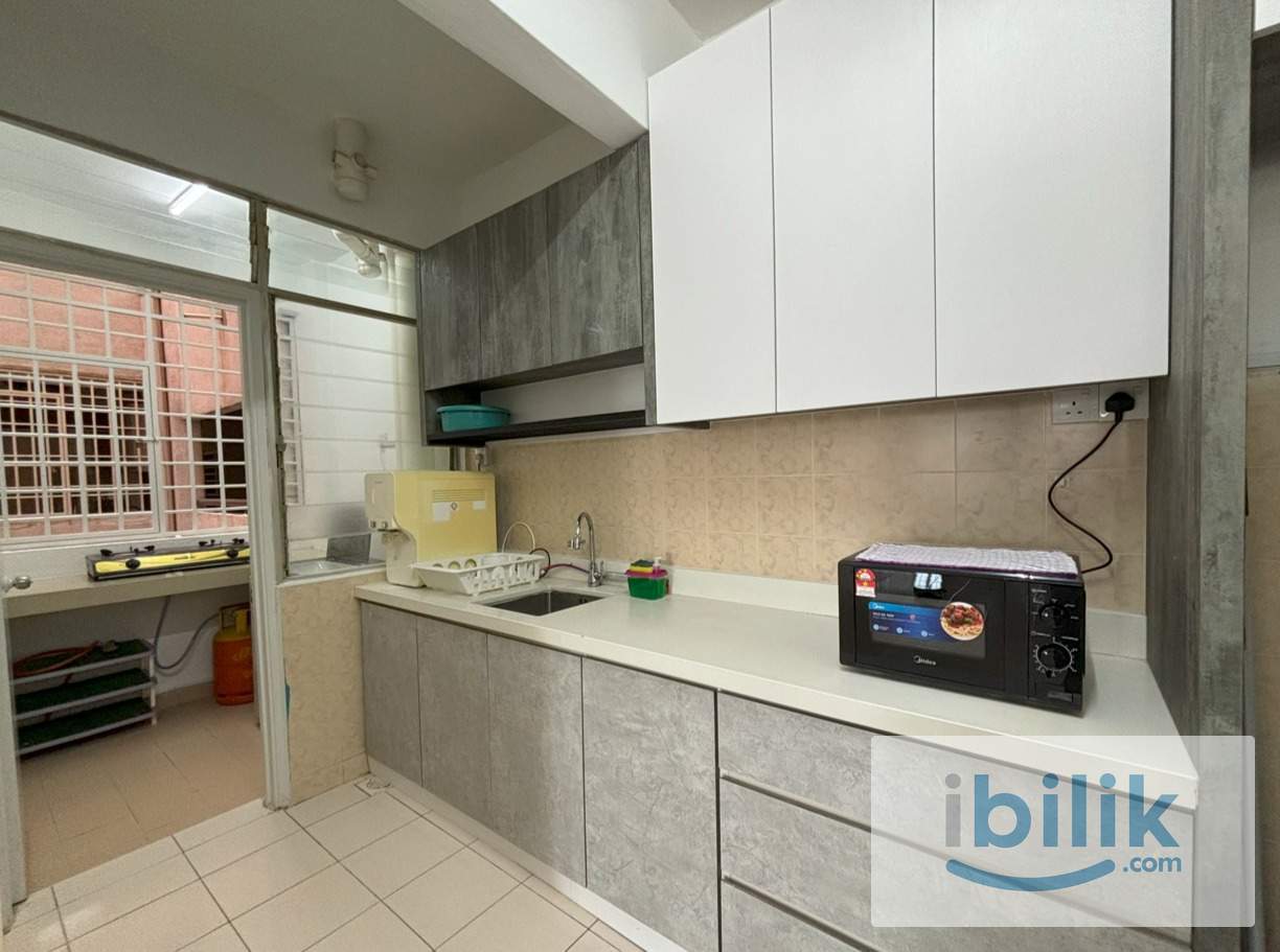 🔥PREMIUM FEMALE SINGLE ROOM!🏡WELL RENOVATED🔥SERI KEMBANGAN Desa Saujana - Image 4