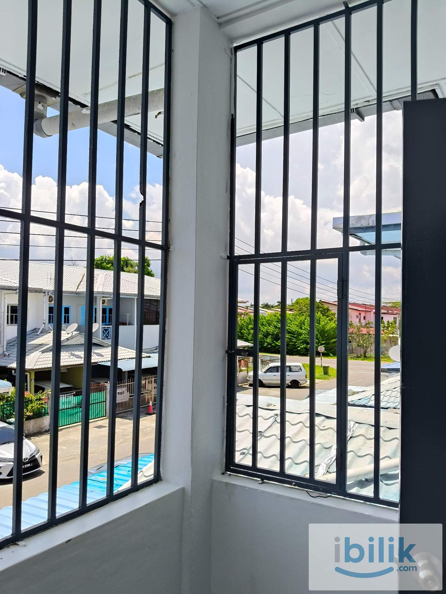 🔥Female House PREMIUM Middle ROOM with BALCONY!🏡MIRI Piasau near KPJ Pujut 7 - Image 4