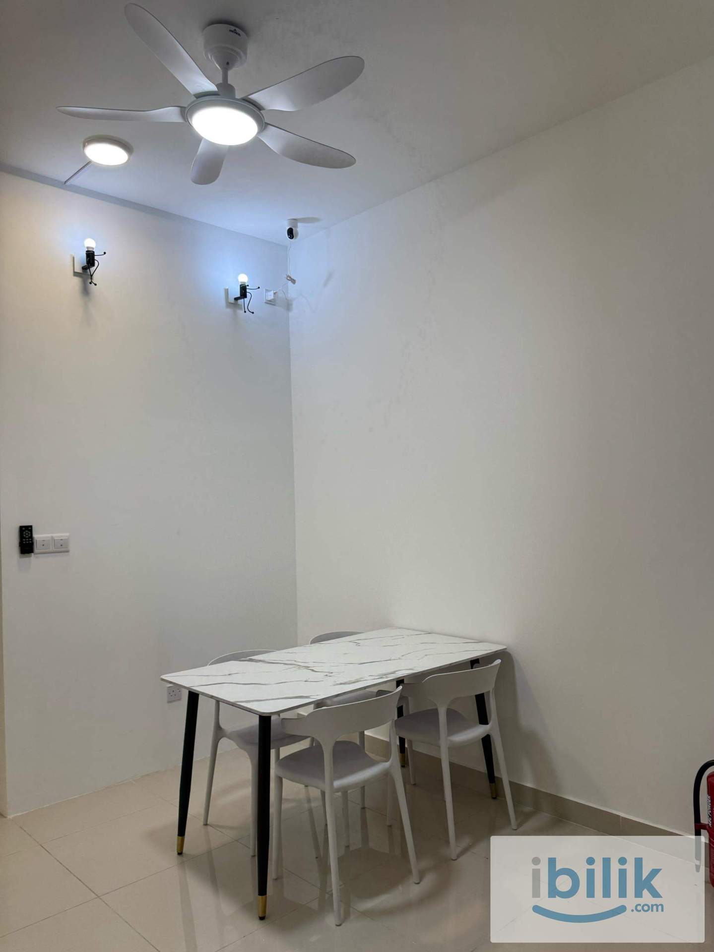 Middle room at Verando Residence (Free rental promotion) - Image 1