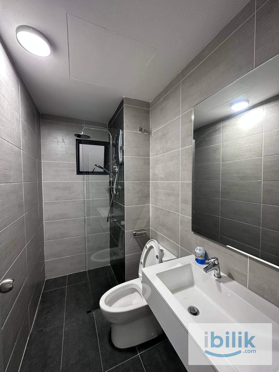 Single Room at Platinum Arena (Free rental promotion) - Image 4