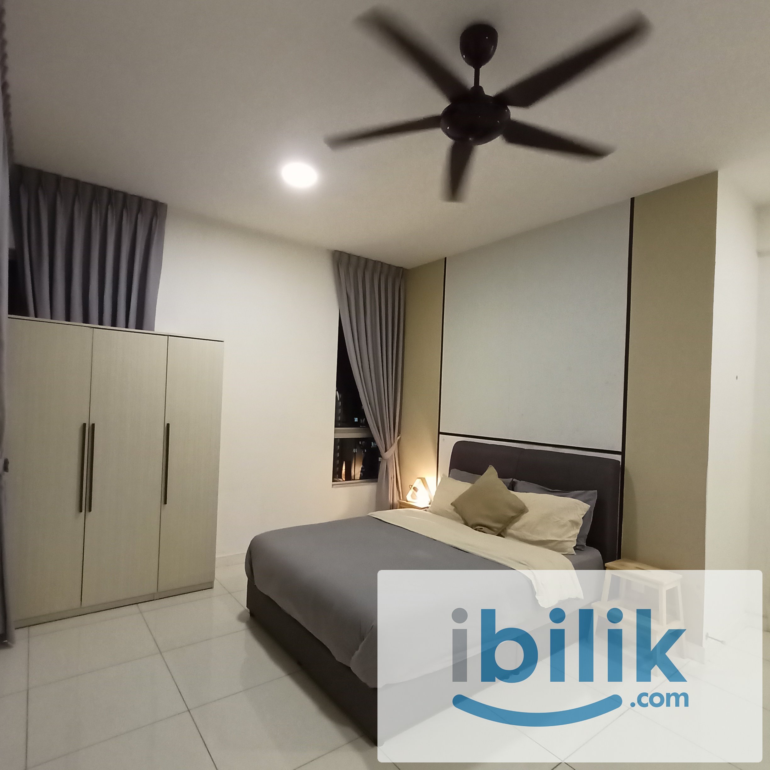 CIQ Larkin Room - 15 Mins to CIQ! - Image 1