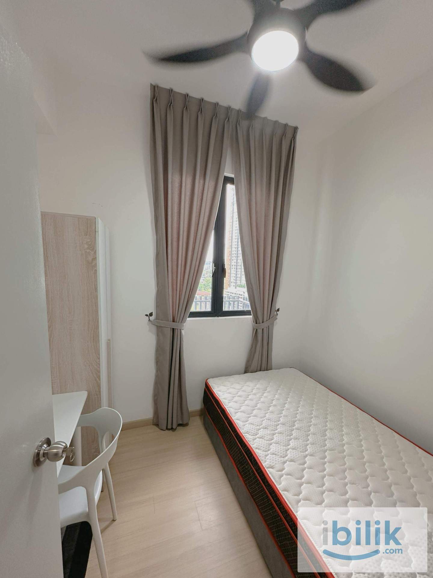 YouCity3 Mix Unit Small Room available - Image 1