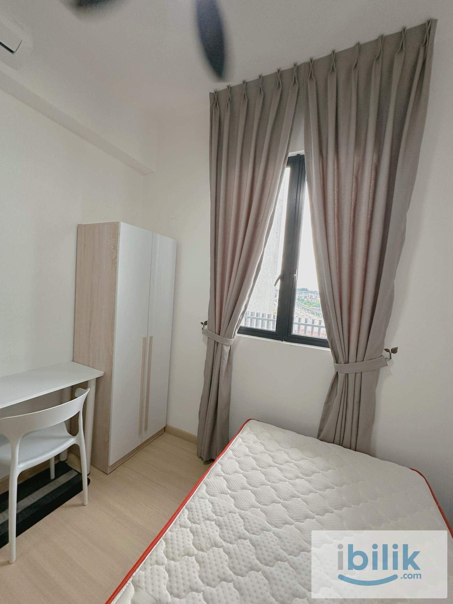 YouCity3 Mix Unit Small Room available - Image 2