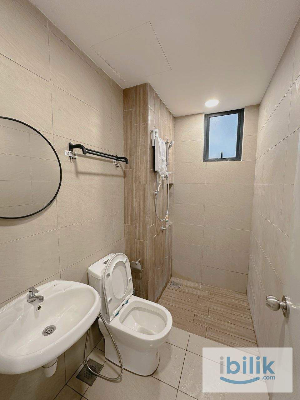 YouCity3 Mix Unit Small Room available - Image 5
