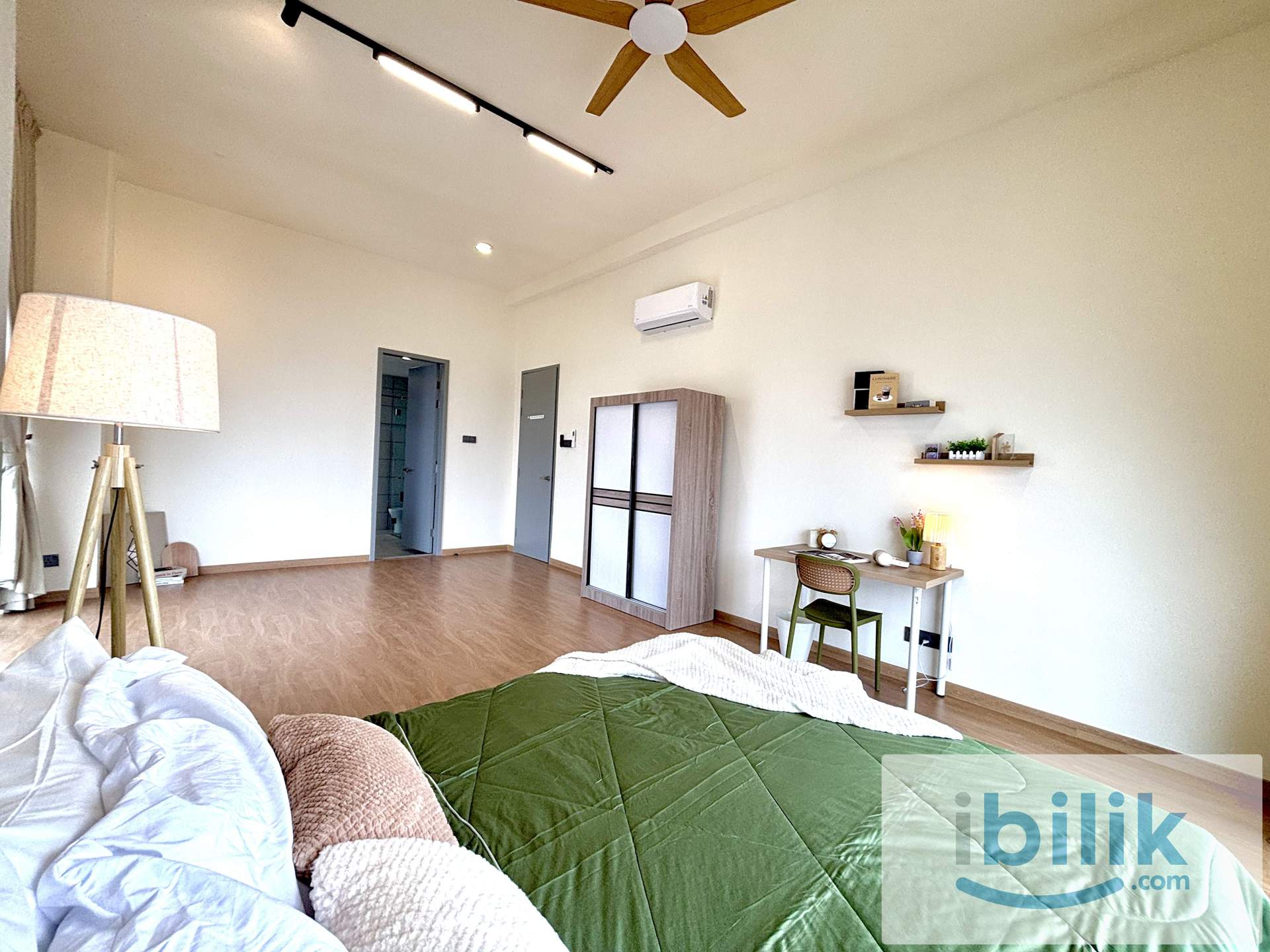 PREMIUM Penthouse Master Suite @ The Era Duta North | Private Bathroom + Skyline View | Fully Furnished Co-Living - Image 2