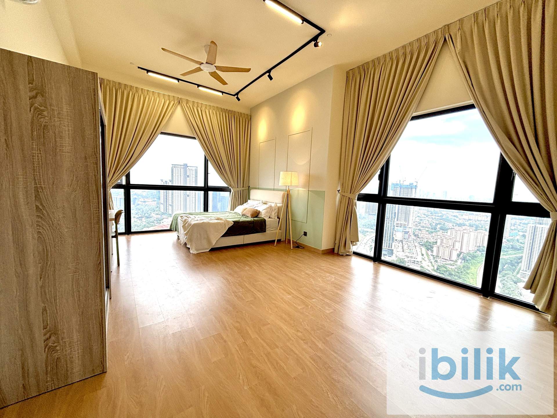 PREMIUM Penthouse Master Suite @ The Era Duta North | Private Bathroom + Skyline View | Fully Furnished Co-Living - Image 1