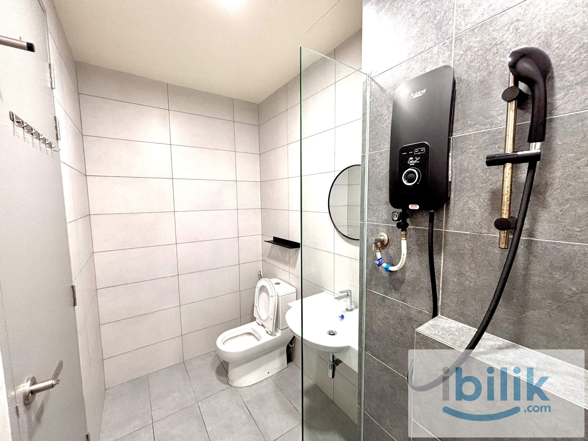🔥 PREMIUM Penthouse Master Room @ The Era Duta North | Private Bathroom + Skyline View | Fully Furnished Co-Living - Image 4