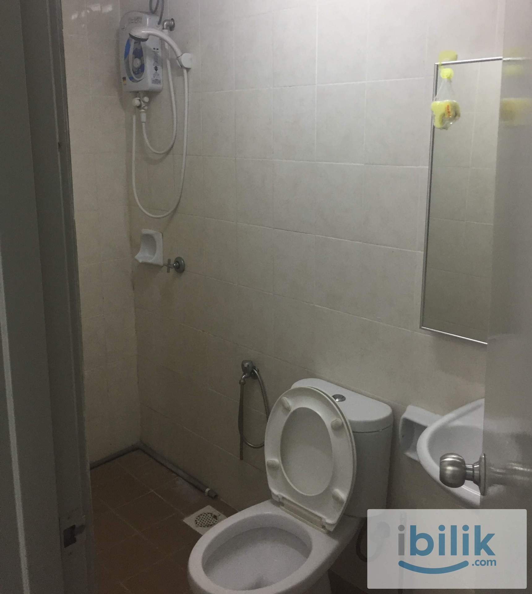 Single Room at South City Plaza, Seri Kembangan,Free shuttle bus to UPM &APU, Walking distance to MRT serdang, below hav - Image 3