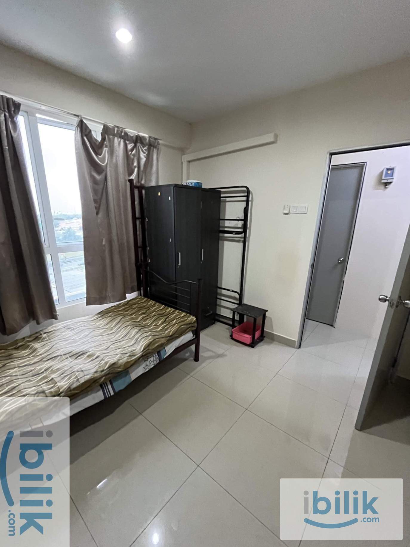 Air cond Single big Room at Menara U2, Shah Alam,3 min WALKING DISTANCE TO MSU & AEON SHAH ALAM . - Image 3