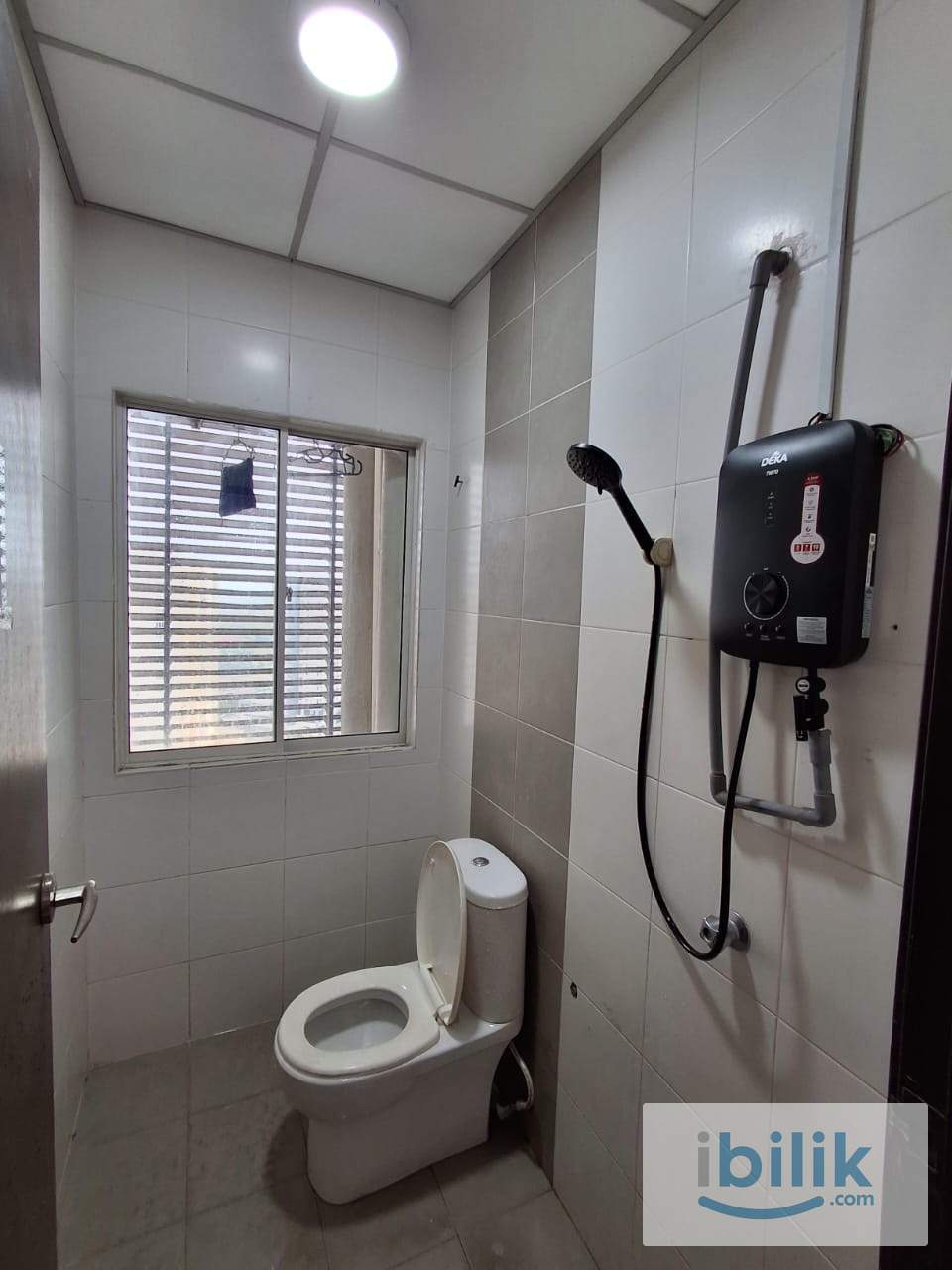 Air cond Window Single big Room Avenue Crest, Shah Alam,Batu 3 , Sek 22. Near Glenmarie .24 HOUR SECURITY - Image 5