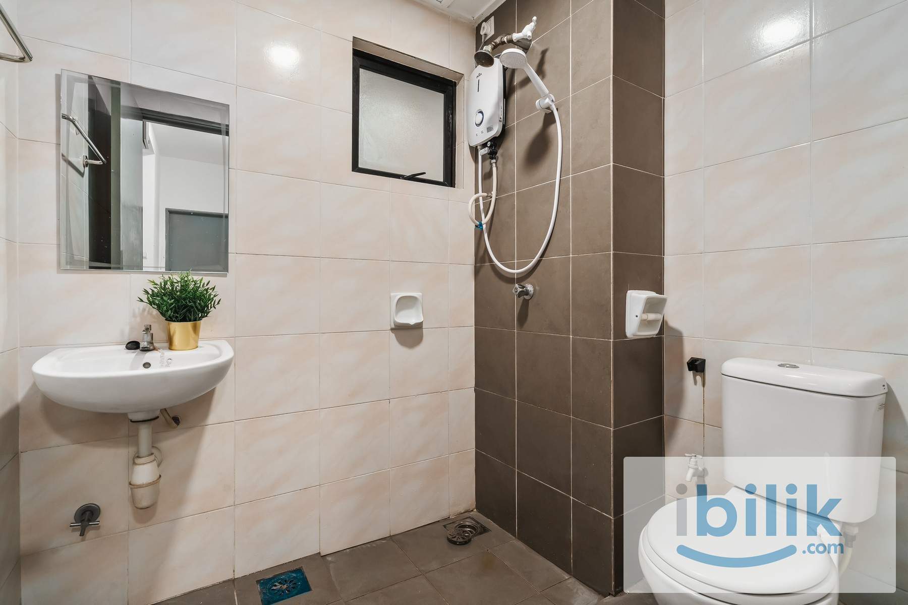 Cozy Master at Suasana Damai Residence, near to MRT Damansara Damai - Image 4