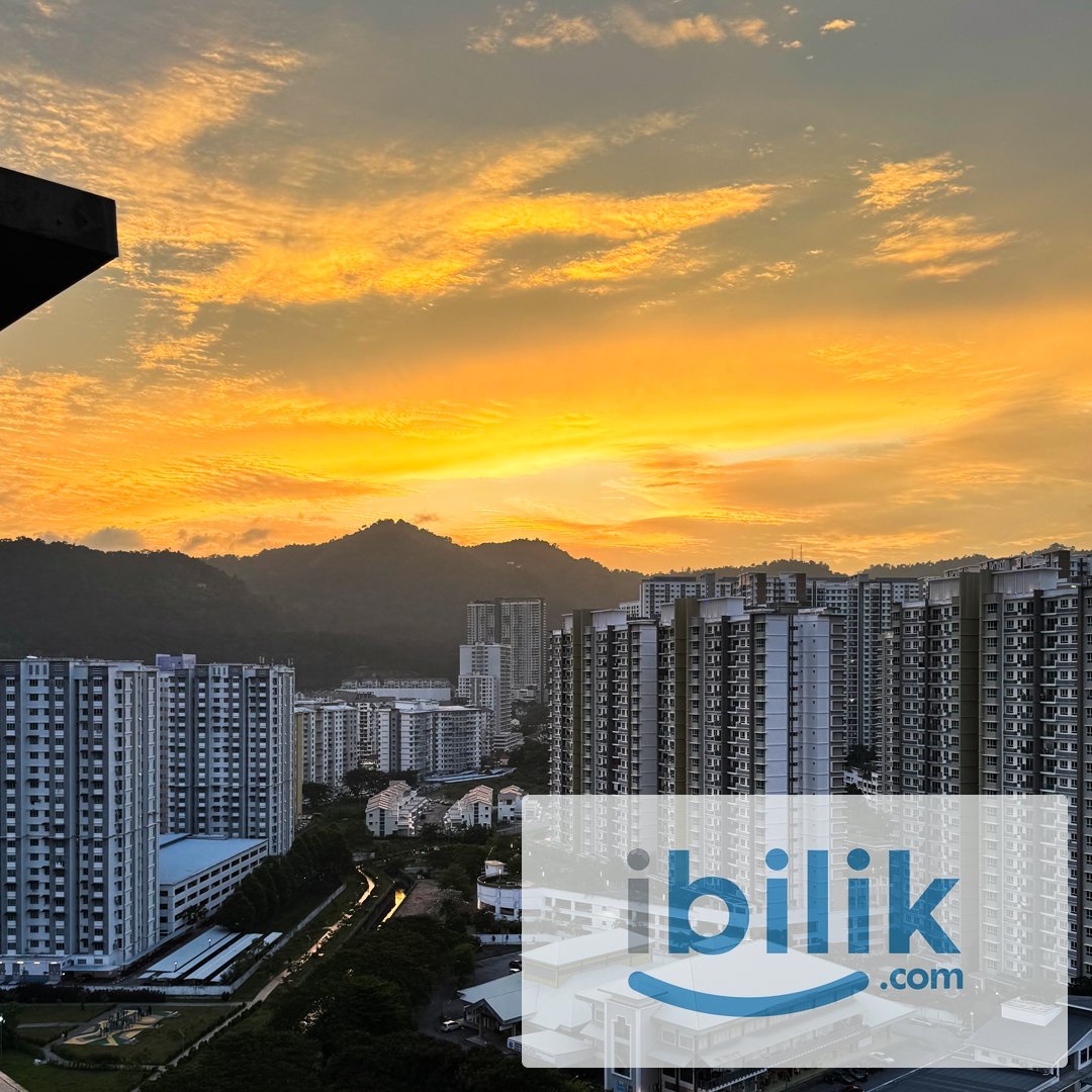 Golden Triangle 𝗕𝗮𝗹𝗰𝗼𝗻𝘆 𝗥𝗼𝗼𝗺 near INTI & GBS - Image 4