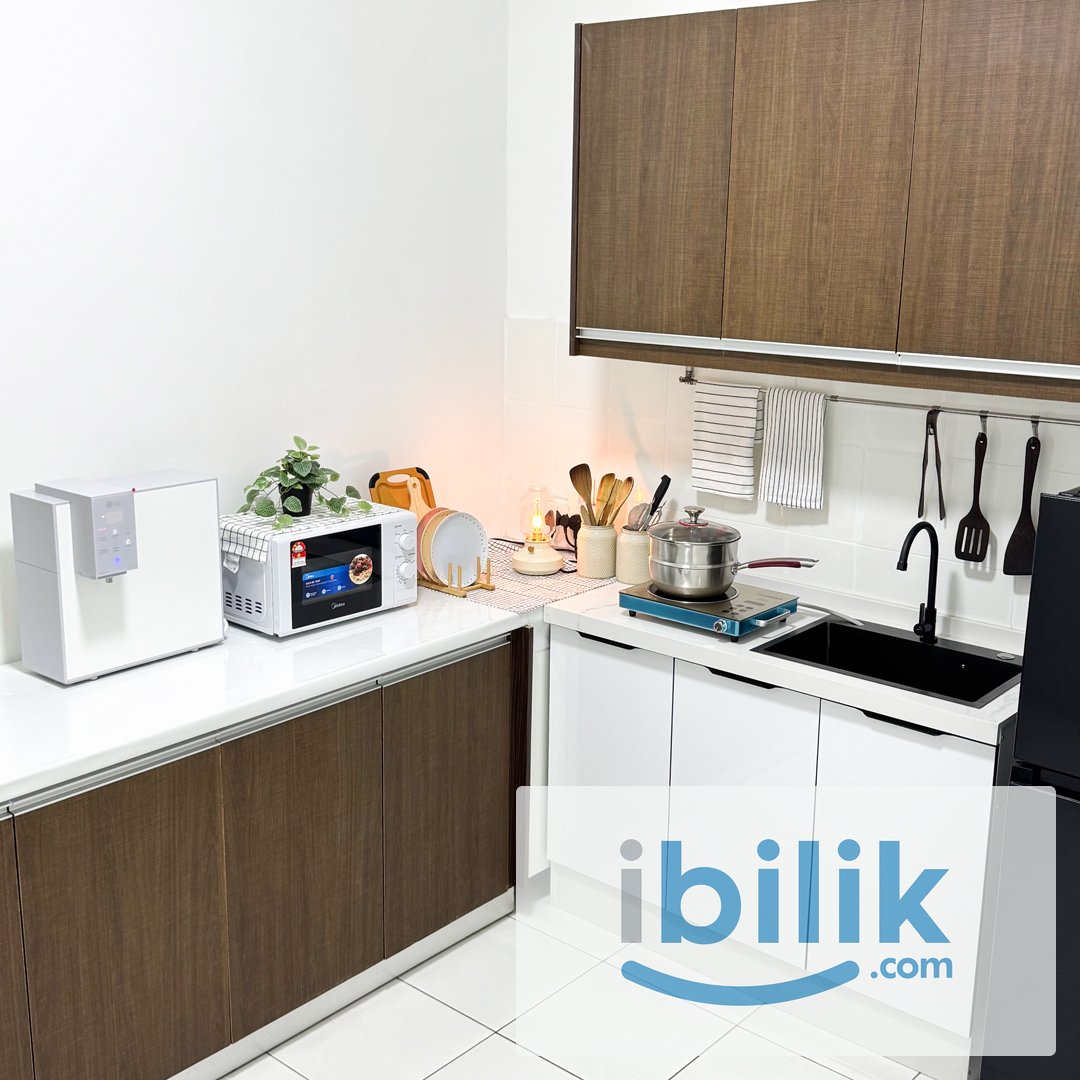 Golden Triangle 𝗕𝗮𝗹𝗰𝗼𝗻𝘆 𝗥𝗼𝗼𝗺 near INTI & GBS - Image 5