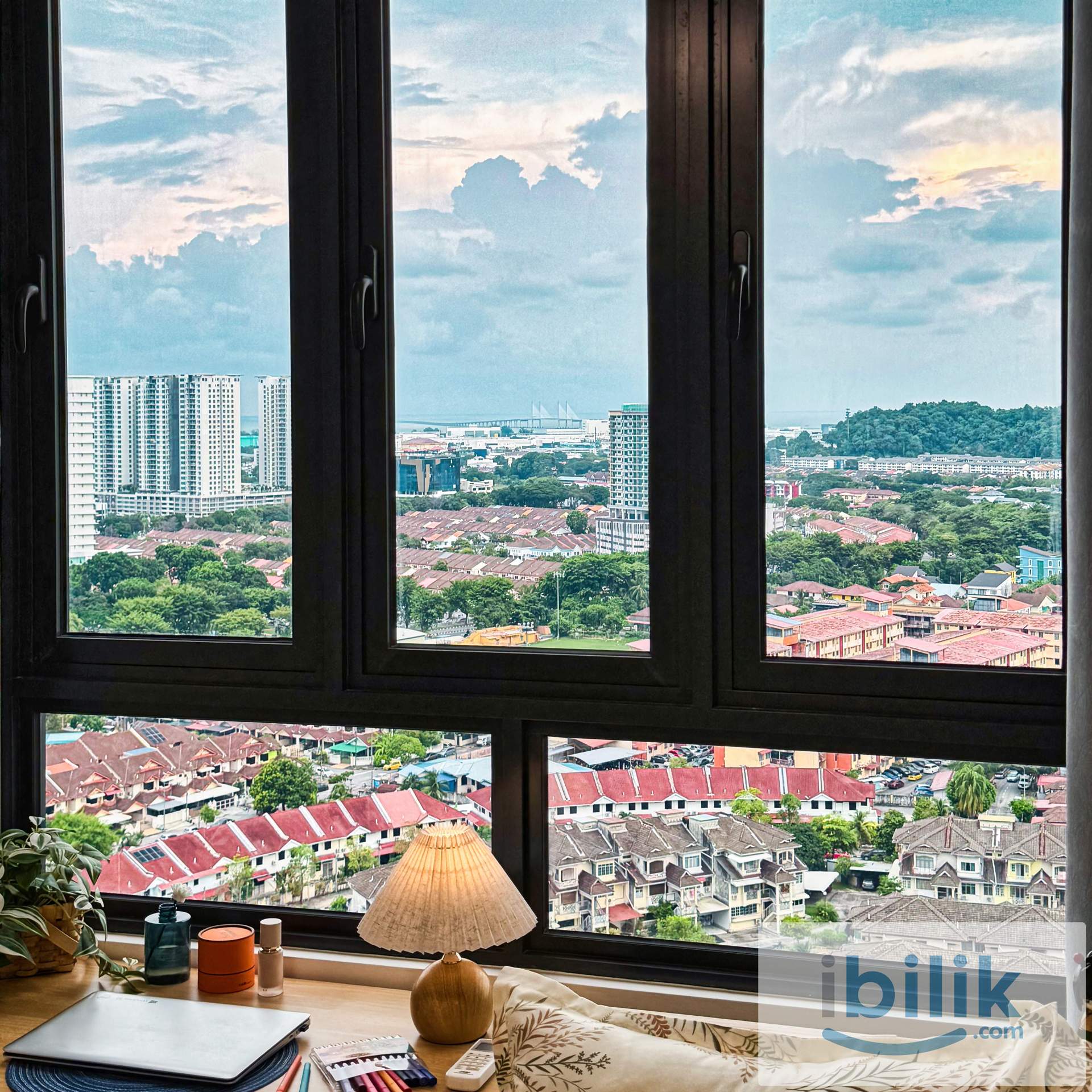 🚗 𝗙𝗥𝗘𝗘 𝗖𝗮𝗿𝗽𝗮𝗿𝗸 👩 𝗙𝗲𝗺𝗮𝗹𝗲 𝗨𝗻𝗶𝘁 Golden Triangle 2 𝗠𝗶𝗱𝗱𝗹𝗲 𝗥𝗼𝗼𝗺 - Image 2
