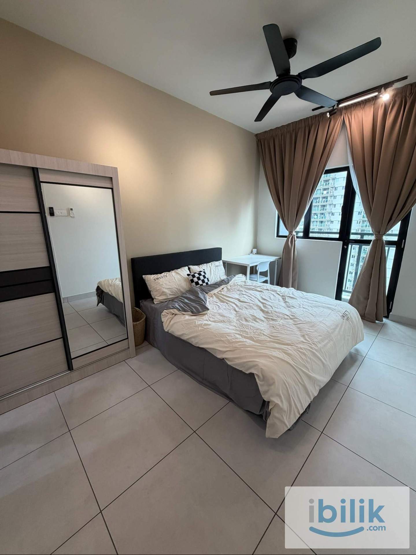 Master Bedroom - Image 1