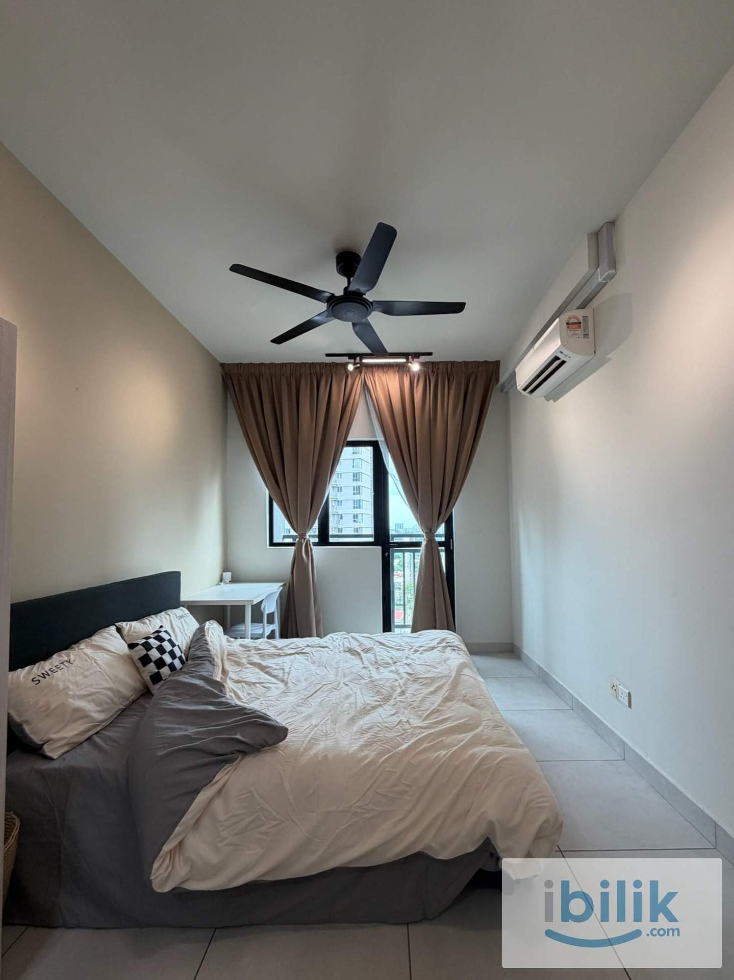 Master Bedroom - Image 3