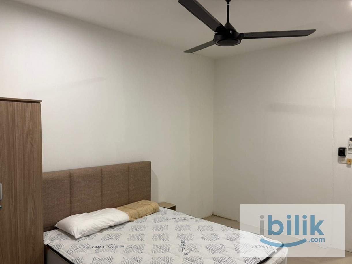 Middle Cozy Room Suitable for Female Stay 🥰 - Image 2