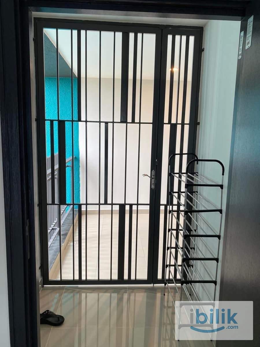 Master Room - Image 2