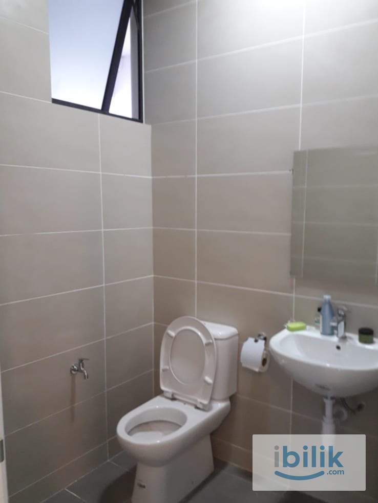 Lakeview Medium Room @ Fortune Perdana Kepong - Image 9