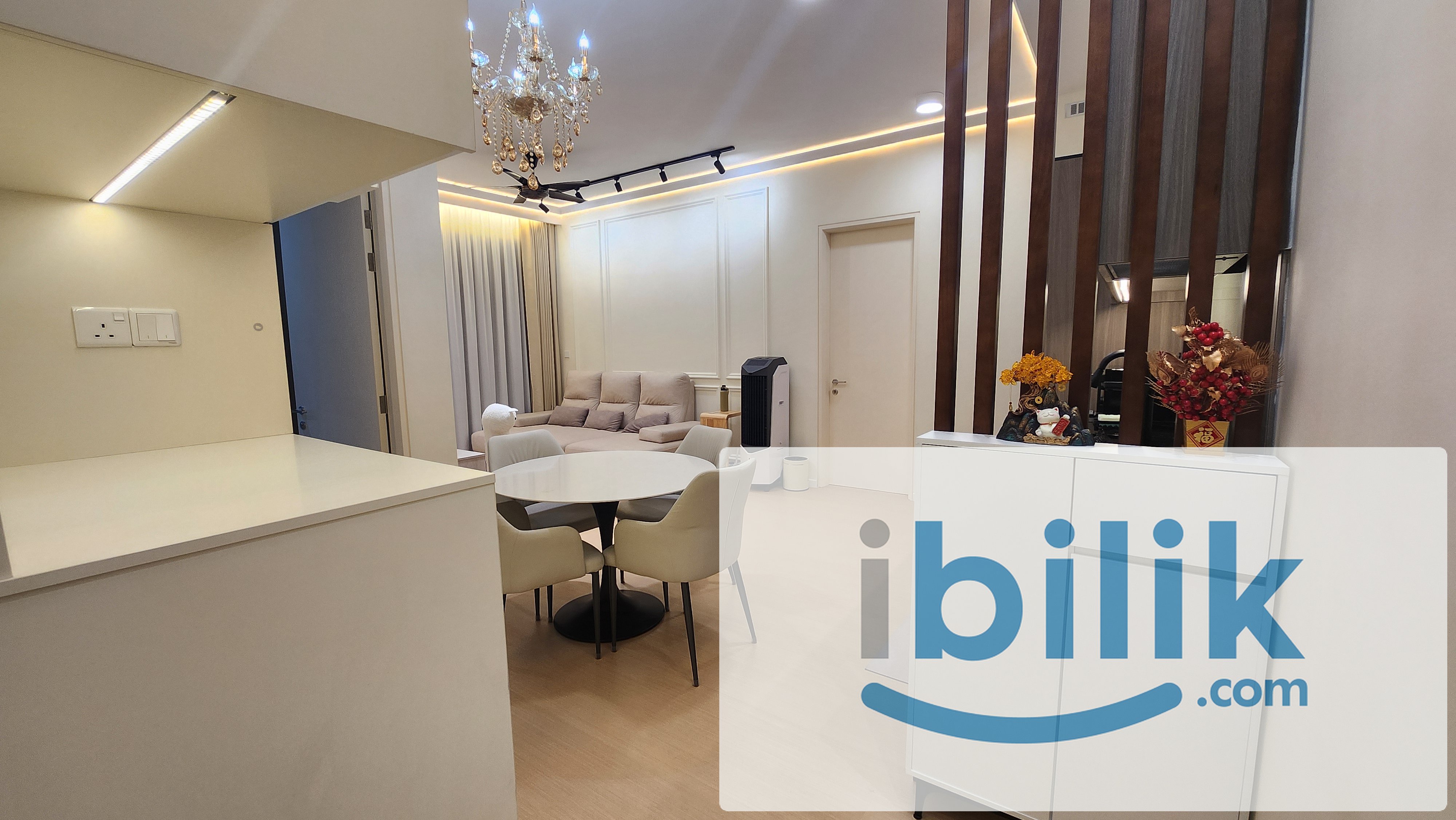 Short Rent Bloomsvale Residence (Condo) Master Bedroom with Bathtub - Image 2