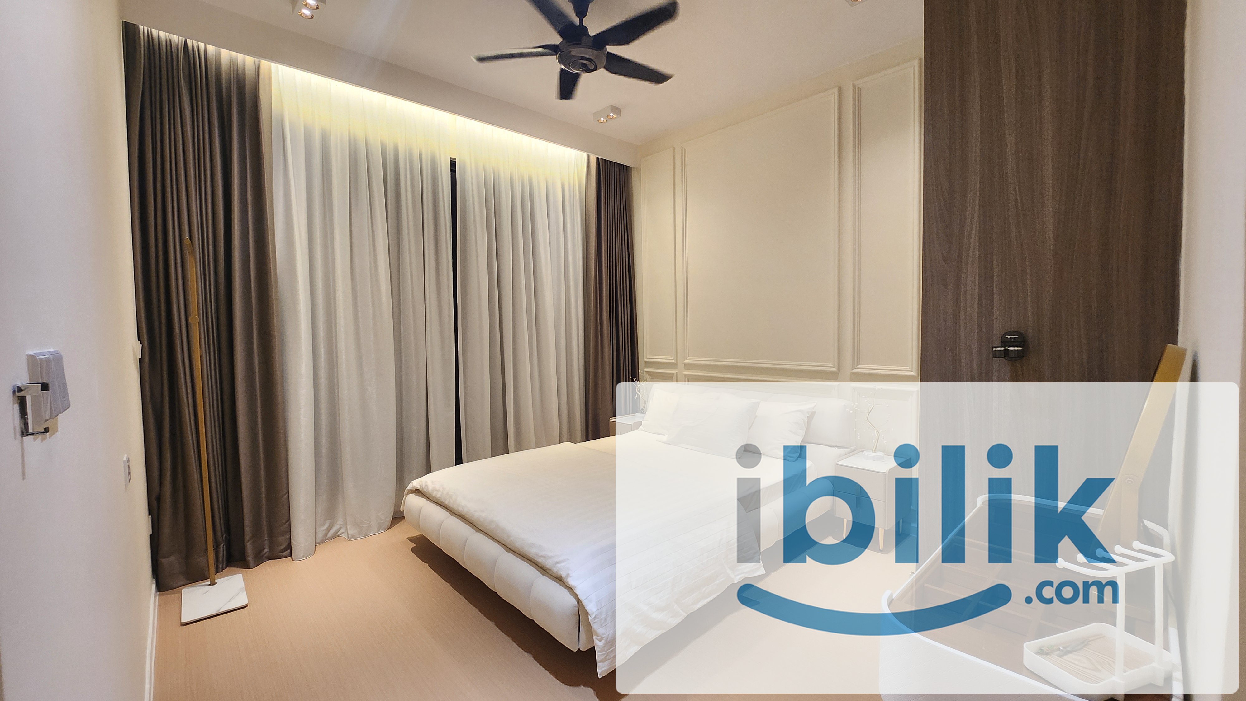 Short Rent Bloomsvale Residence (Condo) Master Bedroom with Bathtub - Image 6