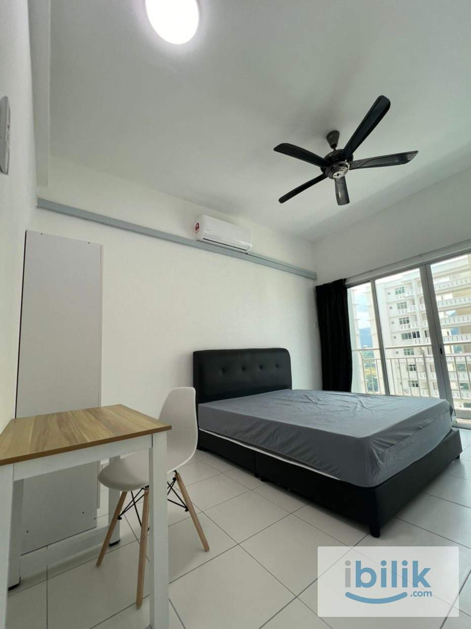 Nice Balcony Room at The One, Bayan Baru - Image 1