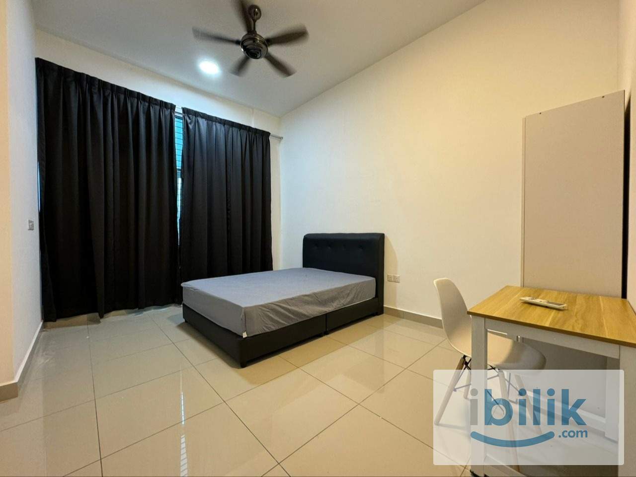 Luxury Middle Room at Southbay Plaza, Batu Maung - Image 1