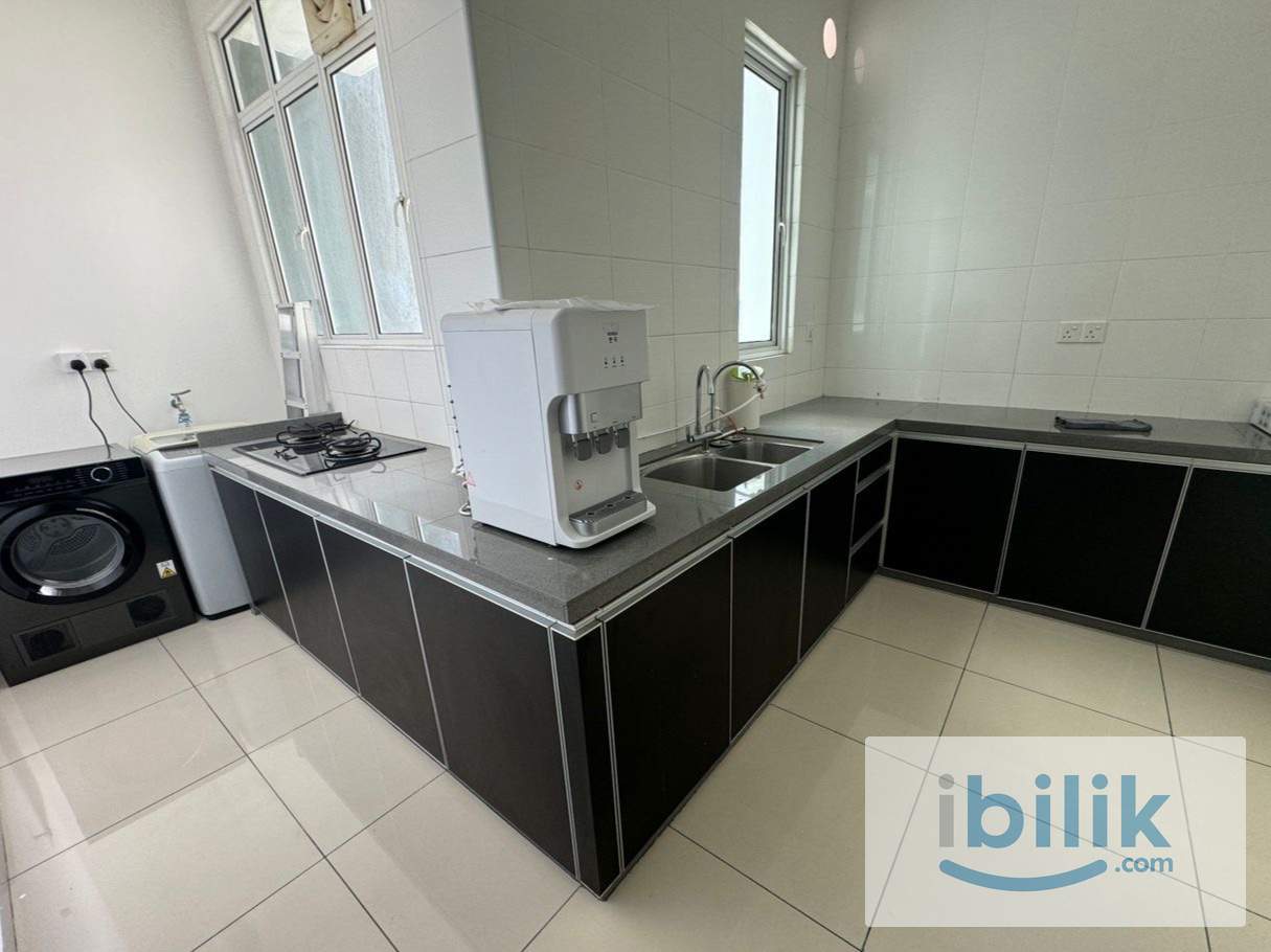 Cheap Small Room with Aircond at Bayan Lepas Sungai Ara Penang - Image 1