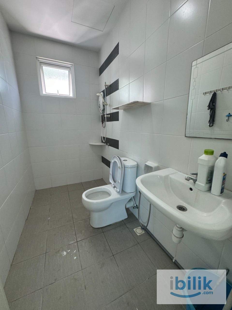 Cheap Small Room with Aircond at Bayan Lepas Sungai Ara Penang - Image 2
