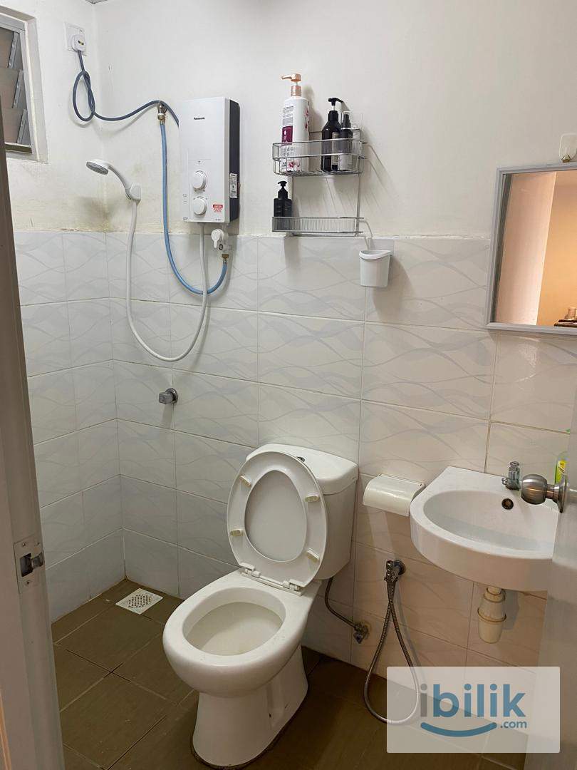 Middle Room for Rent - Image 2