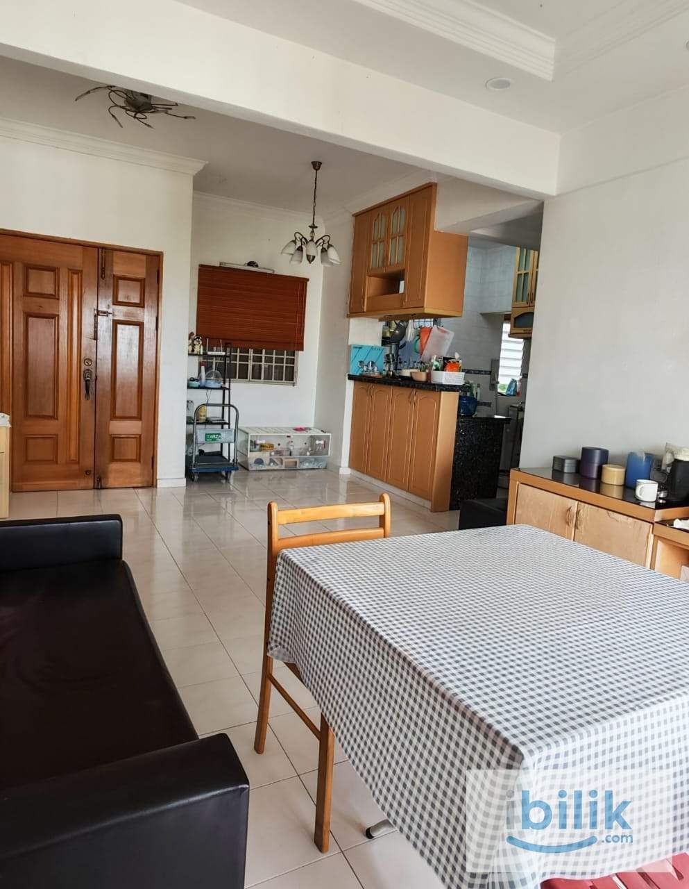 Large Middle room for rent - Image 6
