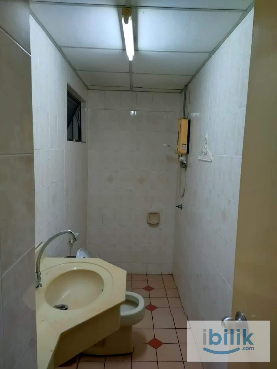 Single Private Room at LagoonView, Sunway University - Image 1