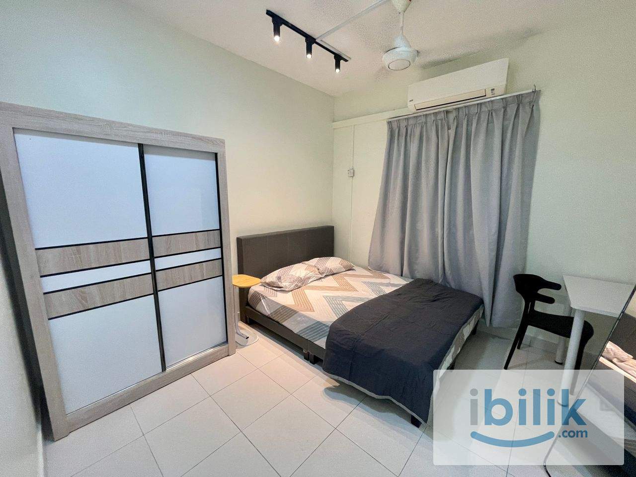 (KEYLESS) Smart Lock Large Medium Queen for Rent at Seri Mutiara @ Setia Alam  @ FEMALE UNIT - Image 4