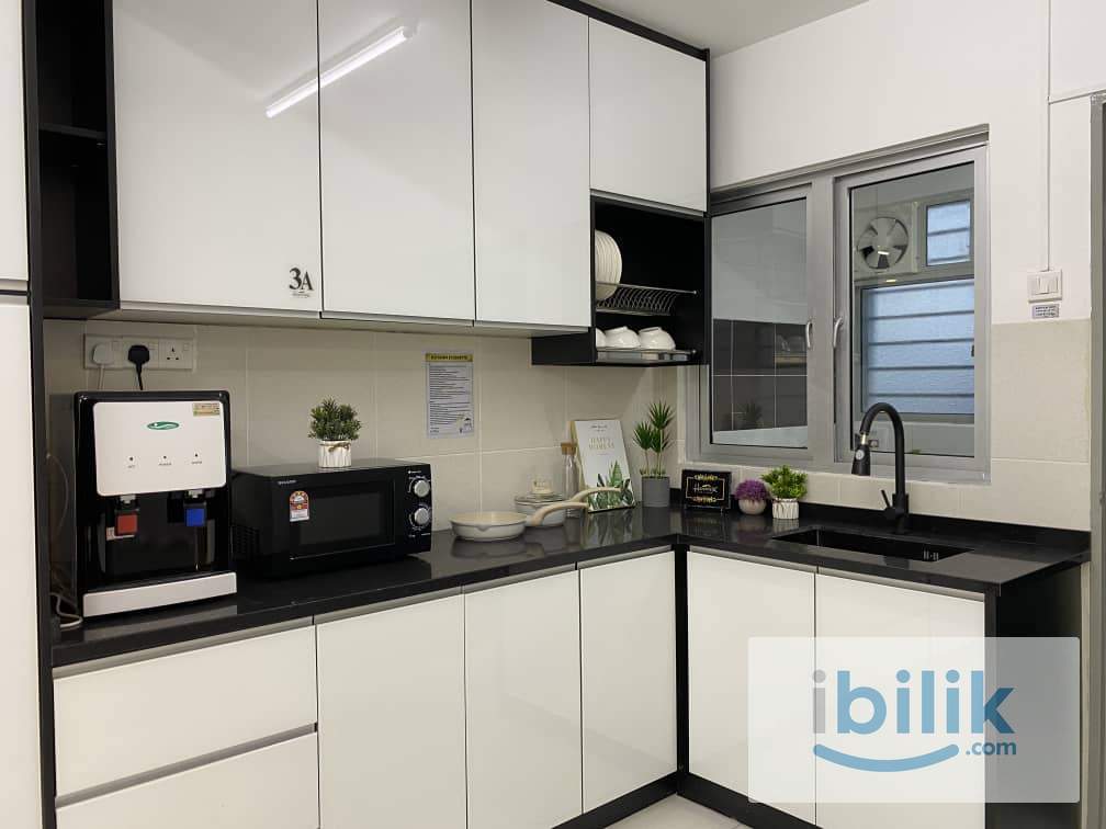Middle Room Near LRT Bukit Jalil | Direct LRT to APU | Fully Furnished - Image 2