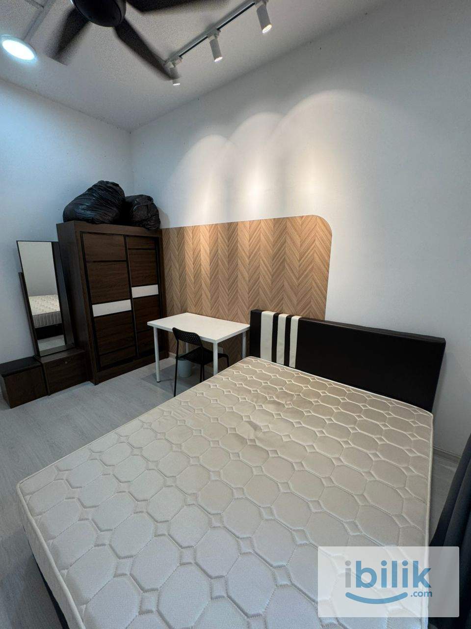 Middle room mix gender mix race fully furnished unit for rent - Image 2