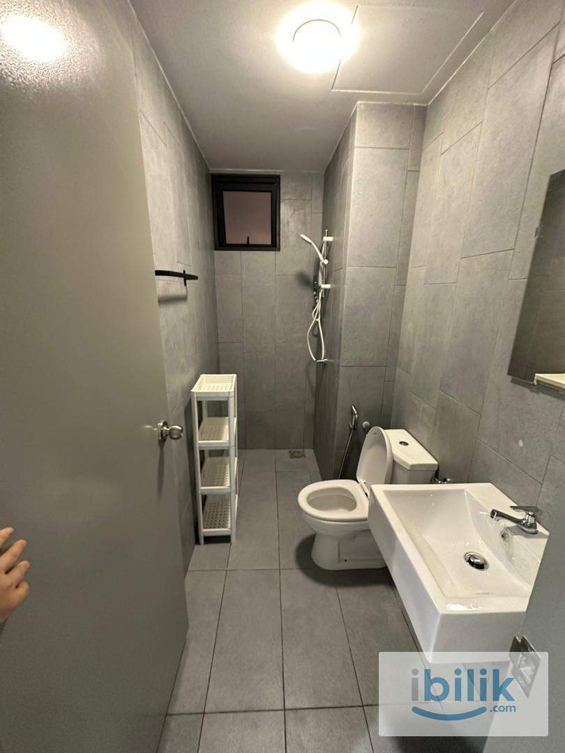 Female unit middle room fully furnished mix race unit for rent - Image 3