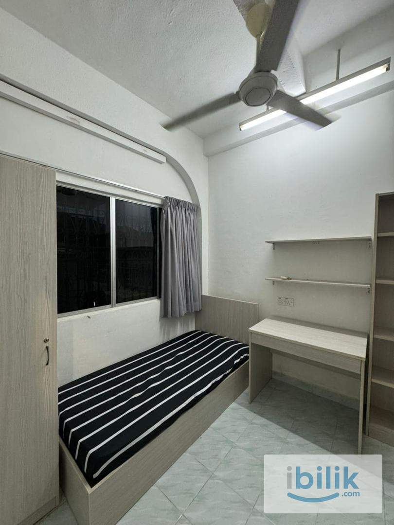 Single room at landed house Taman Connaught fully furnished for rent - Image 1