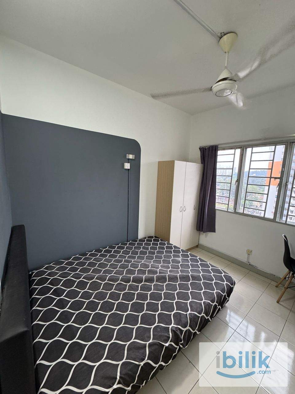 Female unit middle room mix race fully furnished unit for rent - Image 1
