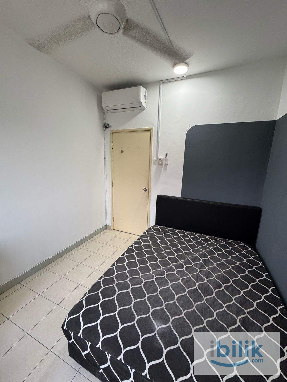 Female unit middle room mix race fully furnished unit for rent - Image 5