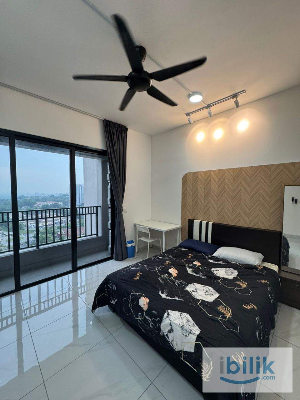Middle balcony room mix gender mix race fully furnished for rent - Image 1