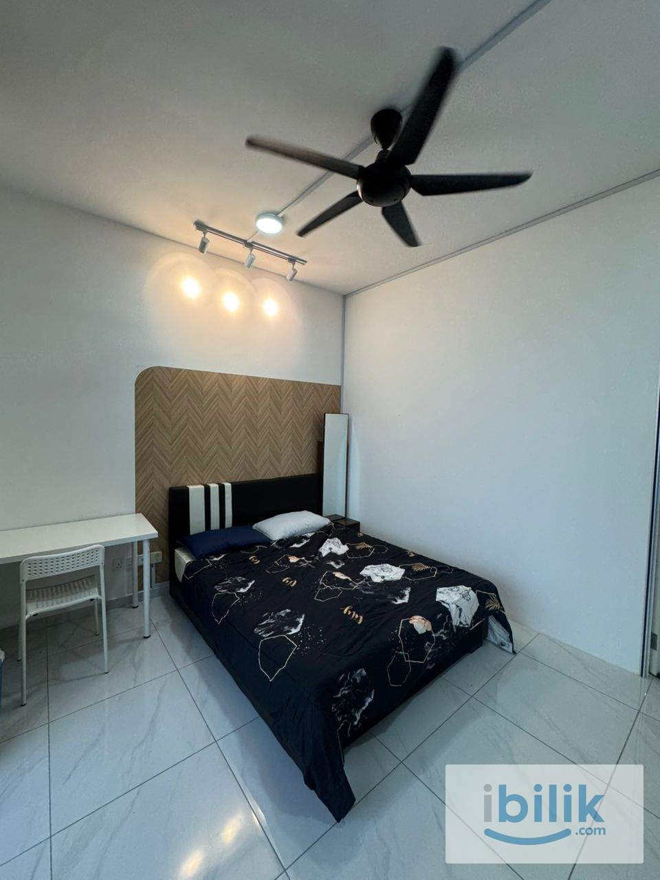 Middle balcony room mix gender mix race fully furnished for rent - Image 3