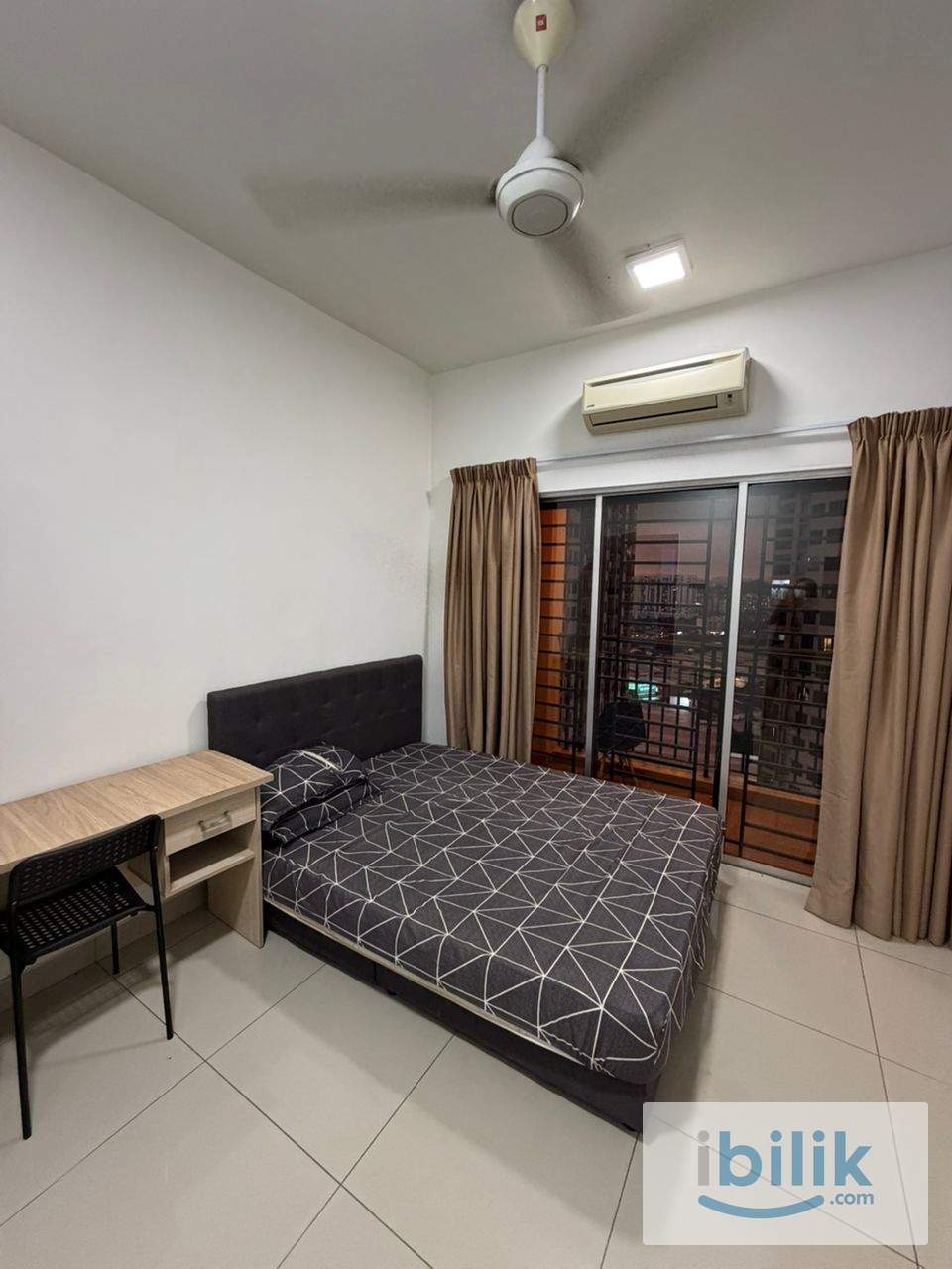 Middle balcony room mix gender mix race unit for rent - Image 1