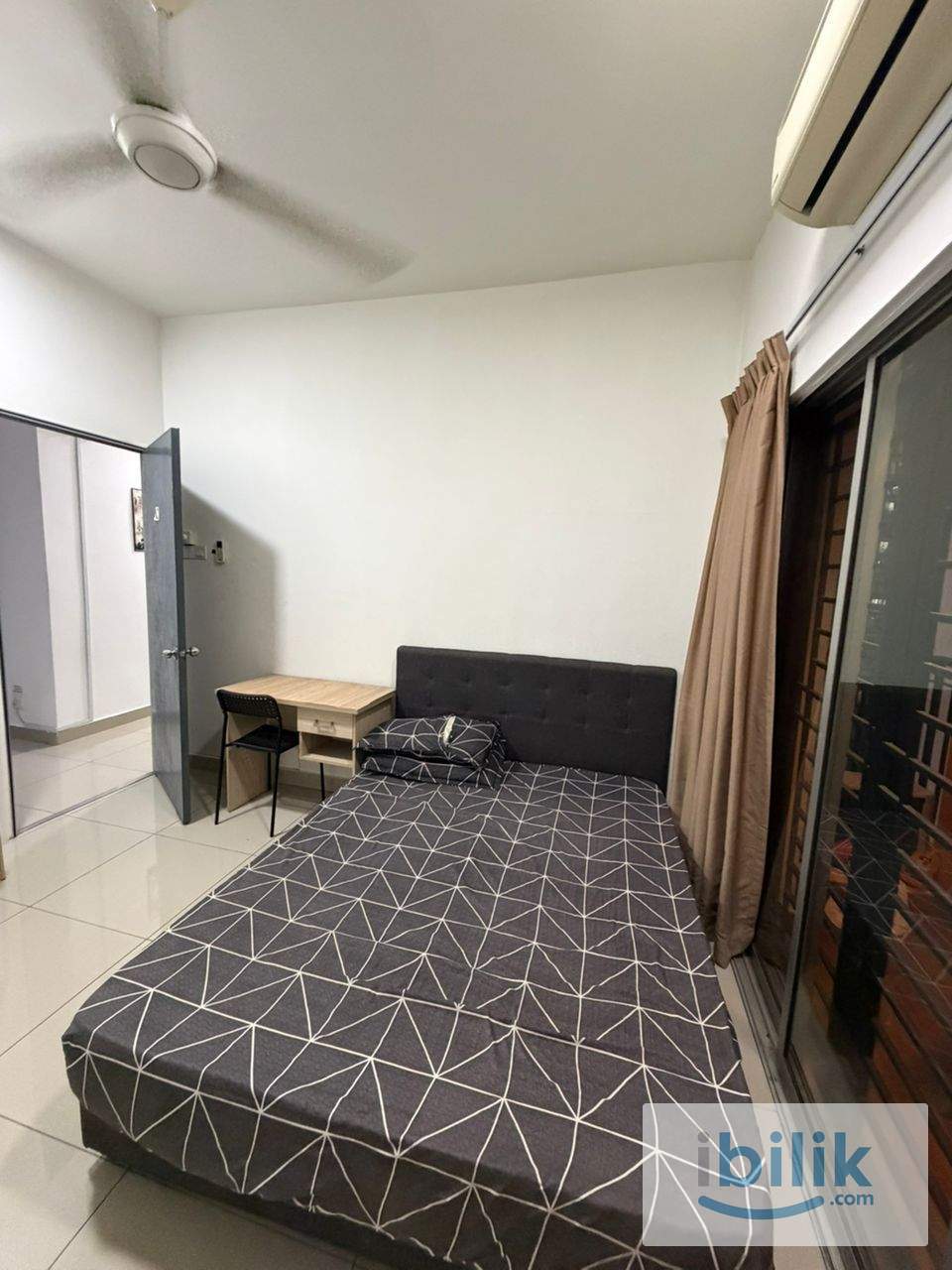 Middle balcony room mix gender mix race unit for rent - Image 3