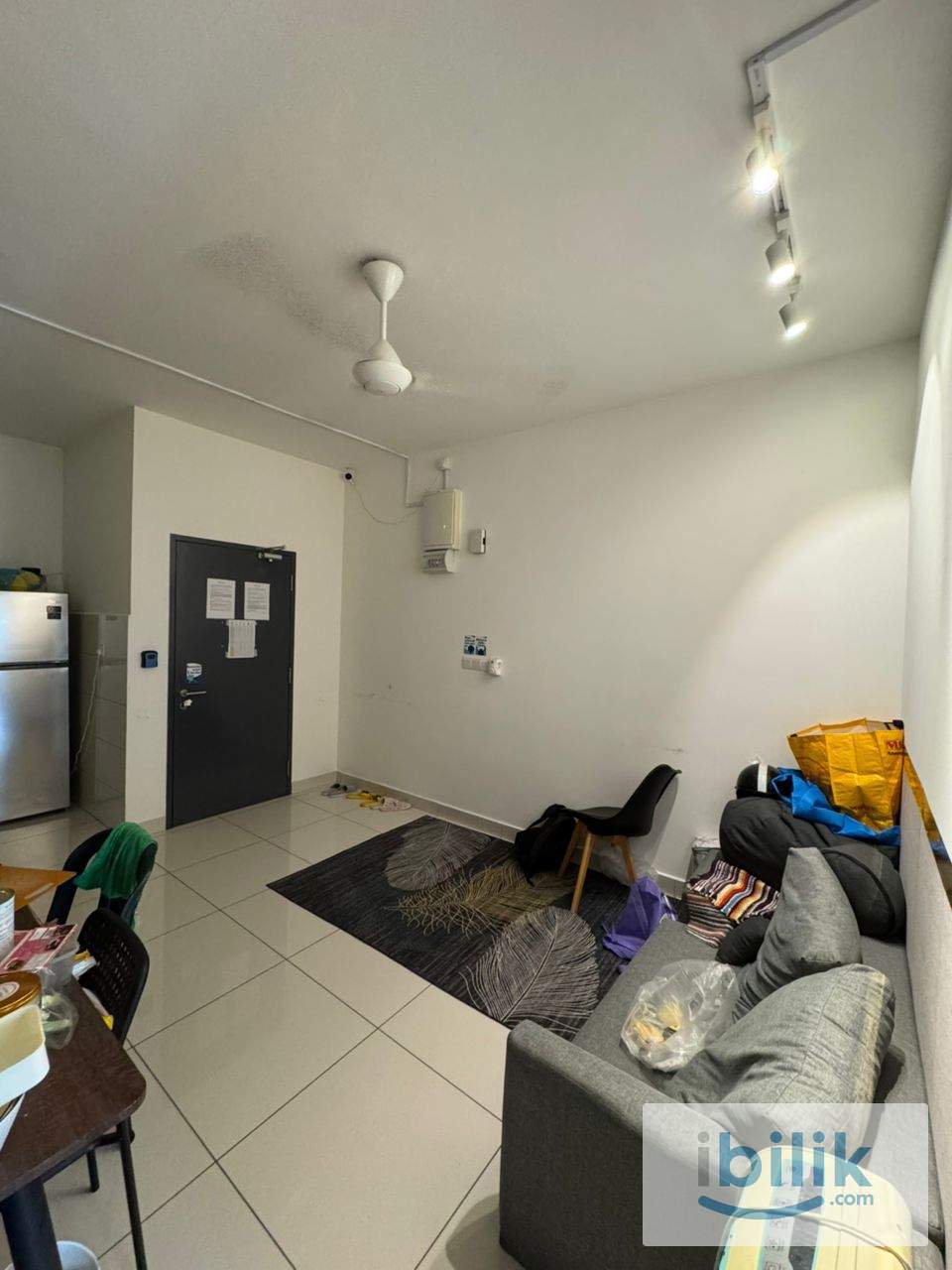 Female unit middle room fully furnished mix race for rent - Image 7