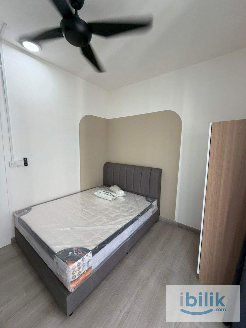 Middle room mix gender mix race fully furnished unit for rent - Image 3