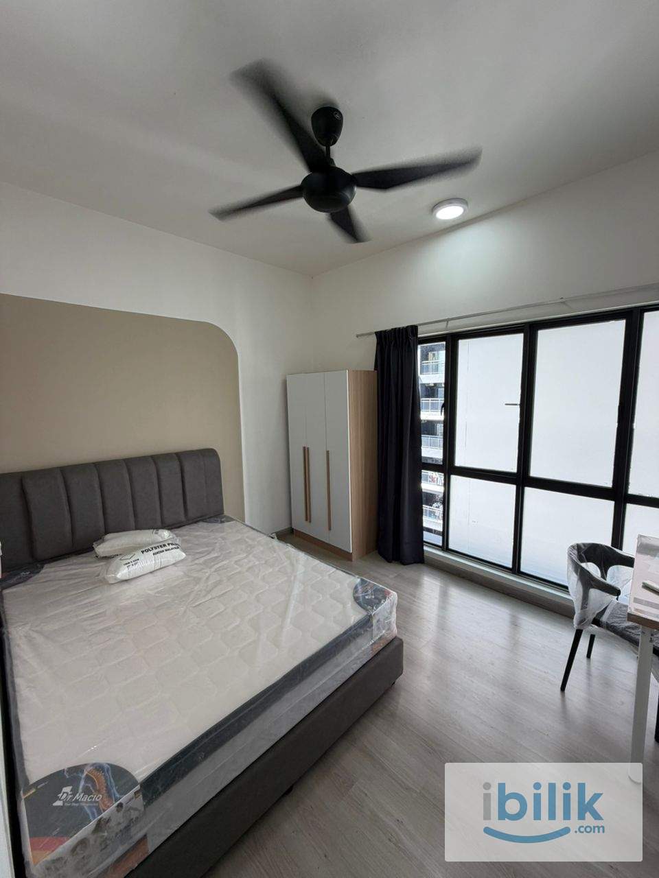 Middle room mix gender mix race fully furnished unit for rent - Image 4