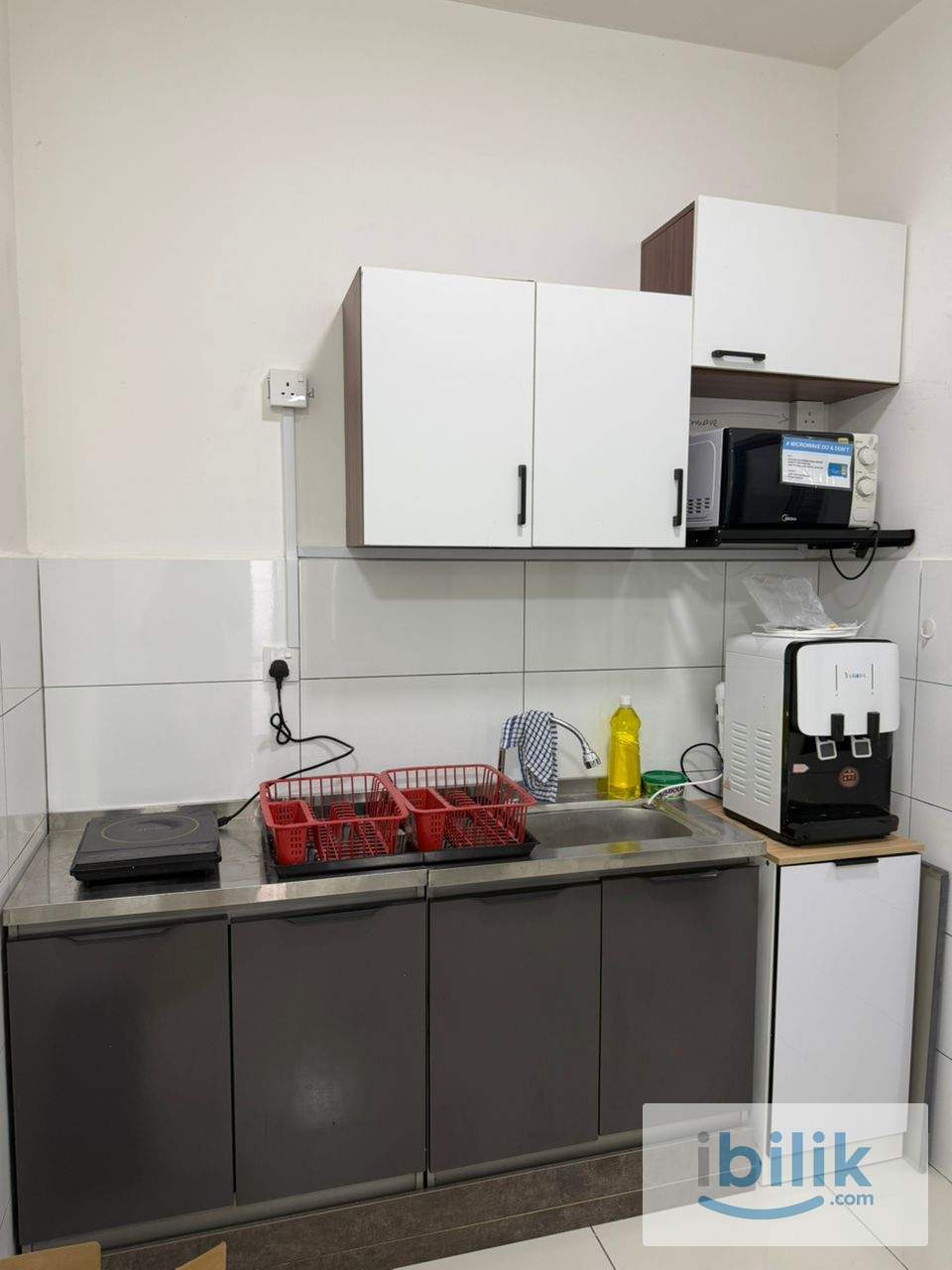 Middle room mix gender mix race fully furnished unit for rent - Image 5