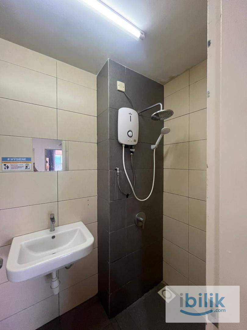 Middle room mix gender mix race fully furnished unit for rent - Image 3