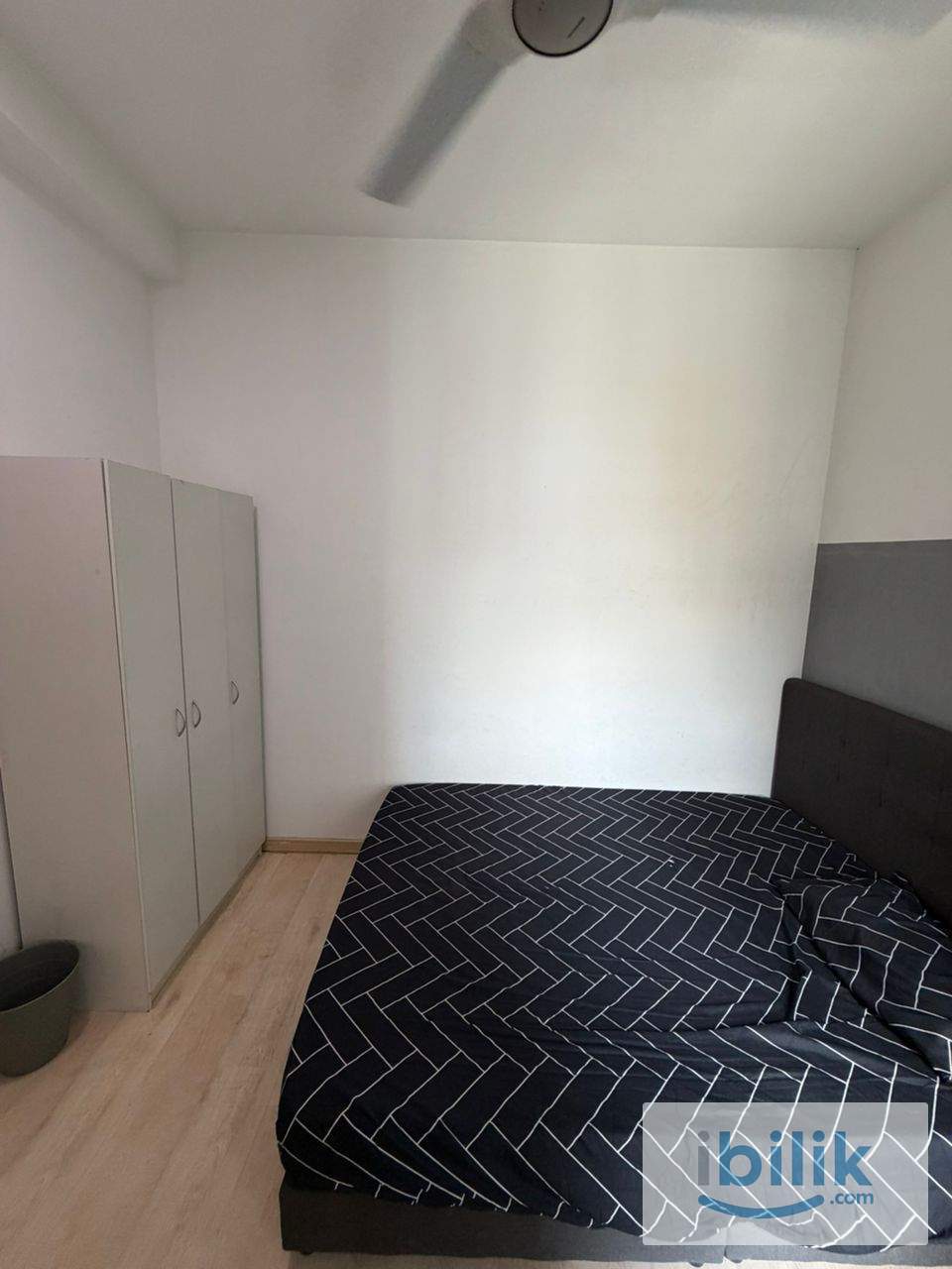 Middle room mix gender mix race fully furnished unit for rent - Image 3